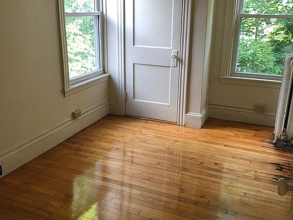 5th image of 493-497 Cumberland Ave #497-9
