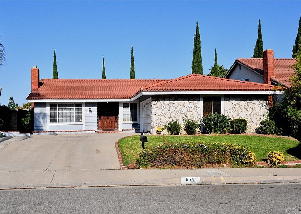 1st image of 571 Great Bend Dr