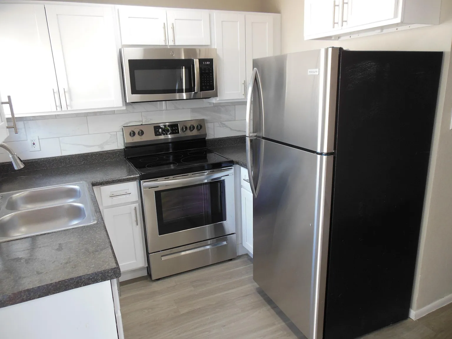 2 bed, 850 sqft, $1,475 — Photo 1