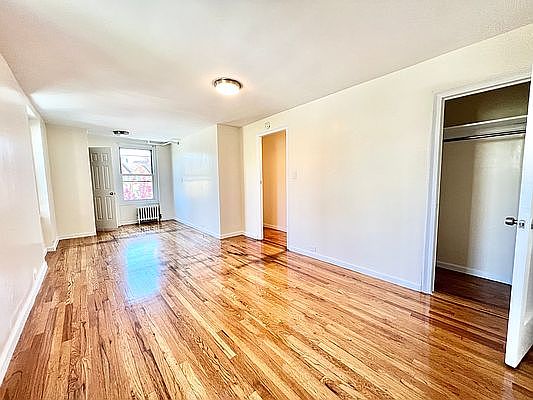 4th image of 34-18 91st St #C21