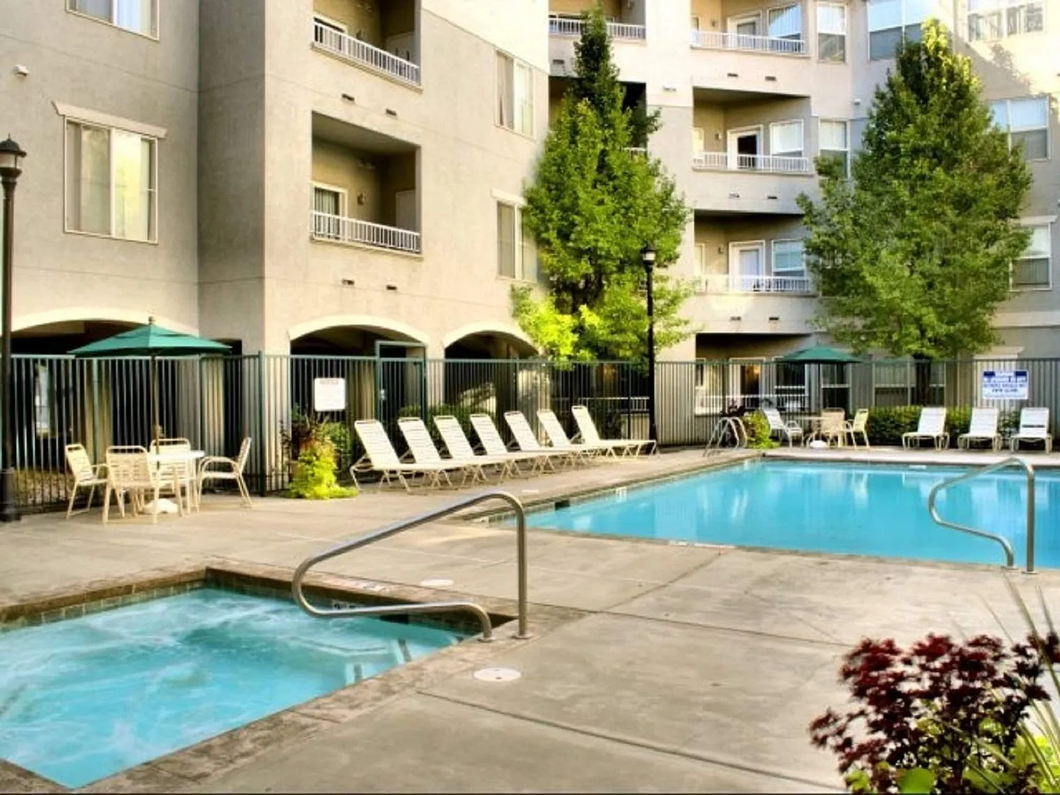 3 bed, 2.0 bath, 1399 sqft, $5,814 — Photo 4
