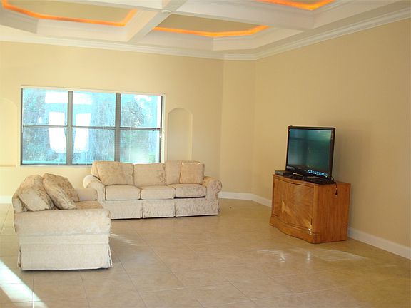 3rd image of 52 Riverbend Dr