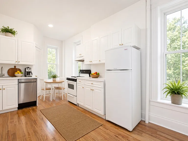 205 E 94th St #1FE — Photo 3
