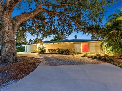 820 Whitfield Ave, Sarasota, FL, 34243