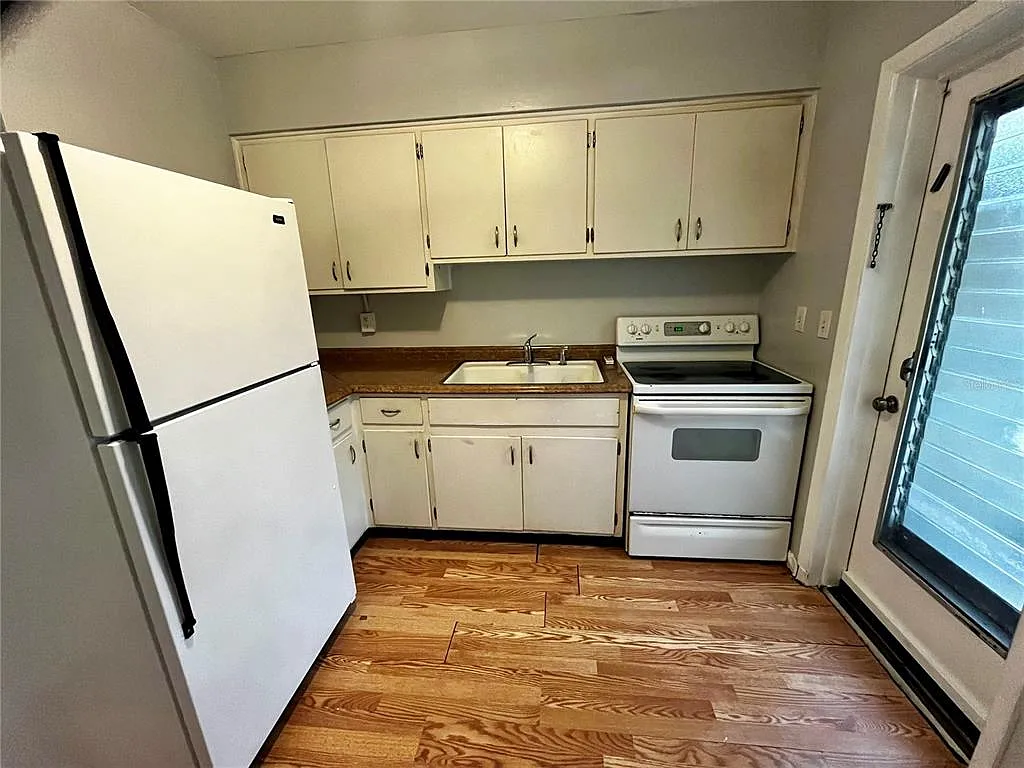 2 bed, 1.0 bath, 900 sqft, $1,650 — Photo 3