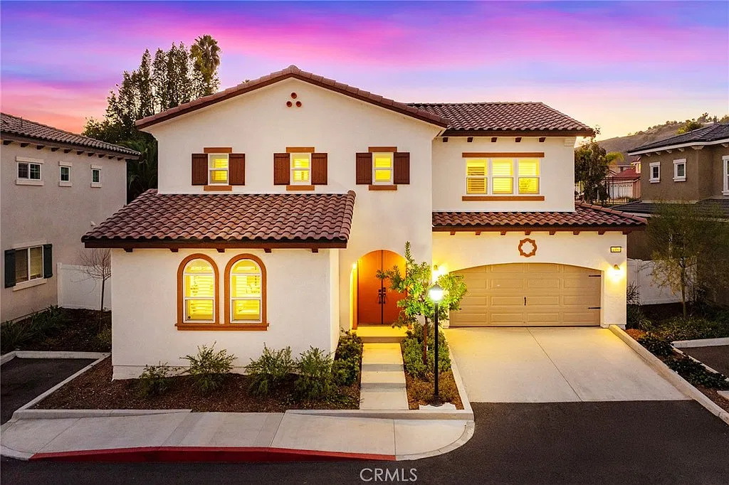 4 bed, 3.5 bath, 2627 sqft, $5,350 — Photo 1
