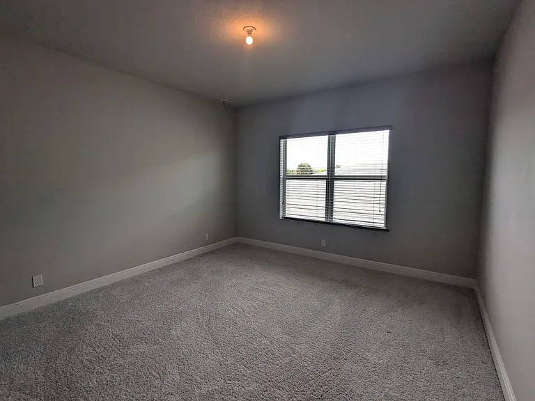 9292 Crestview Cir — Photo 10