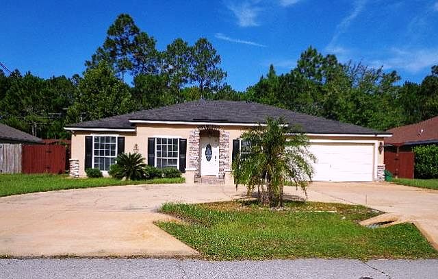 1st image of 67 Robinson Dr