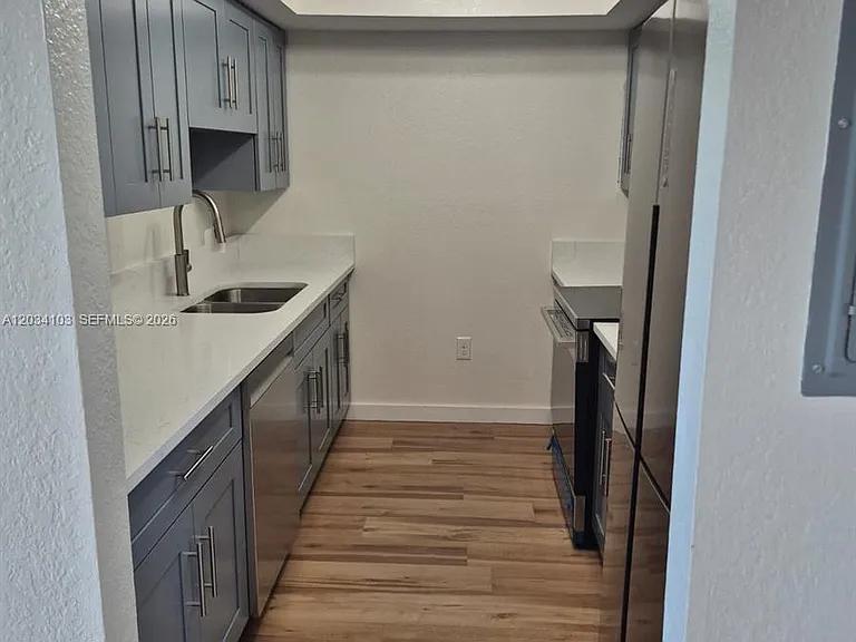 219 NW 12th Ave #602 — Photo 4