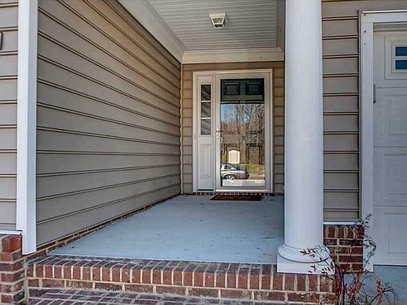5th image of 2542 Queens Point Dr