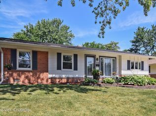 334 Charing Cross Rd, Elk Grove Village, IL 60007
