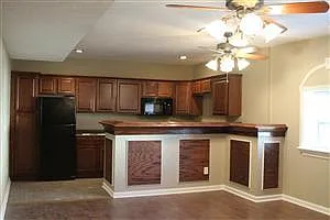 3 bed, 1.0 bath, 1000 sqft, $1,350 — Photo 2