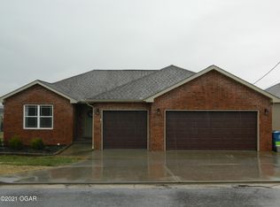 2715 S Oliver Ave, Joplin, MO 64804