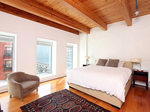 5th image of 136 Baxter St APT 4C