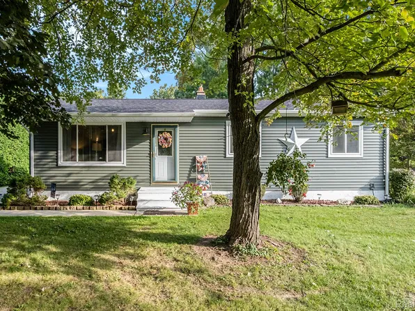 1463 Ida Ct, Mount Morris, MI 48458