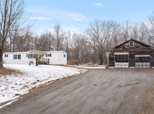 12 Kelley Rd, Pittston, ME 04345