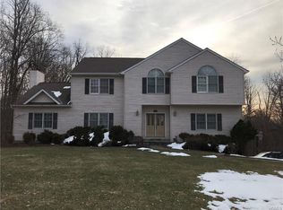 3022 Farm Walk Rd, Yorktown Heights, NY 10598