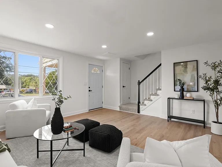 1302 Woodbourne Ave — Photo 18