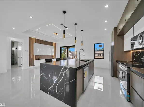 2614 44th St W, Lehigh Acres, FL 33971