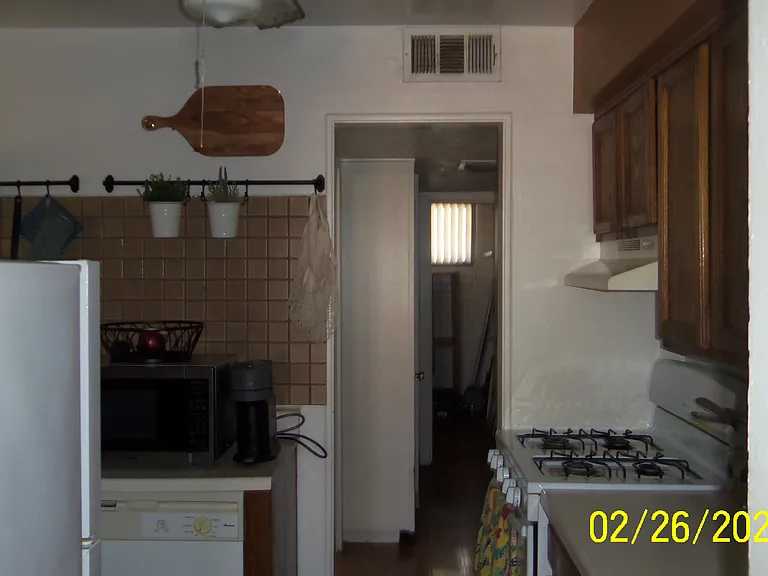 2451 N Park Ave #C — Photo 3