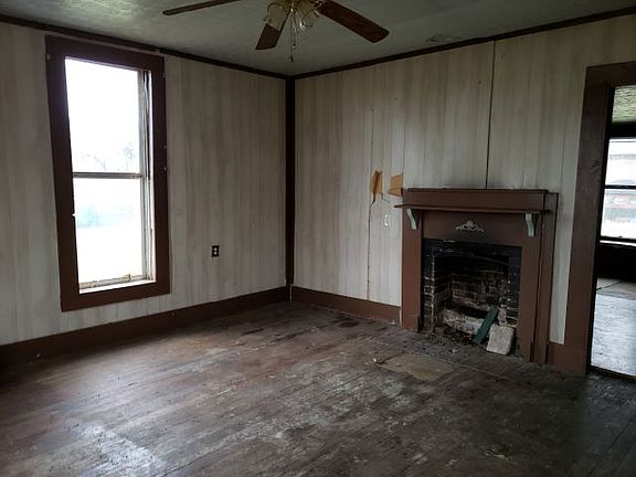 4th image of 201 McFerran St