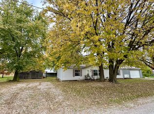 100 N 1 NW, Clay City, IL 62824