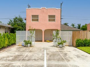 725 W Lakewood Rd, West Palm Beach, FL 33405