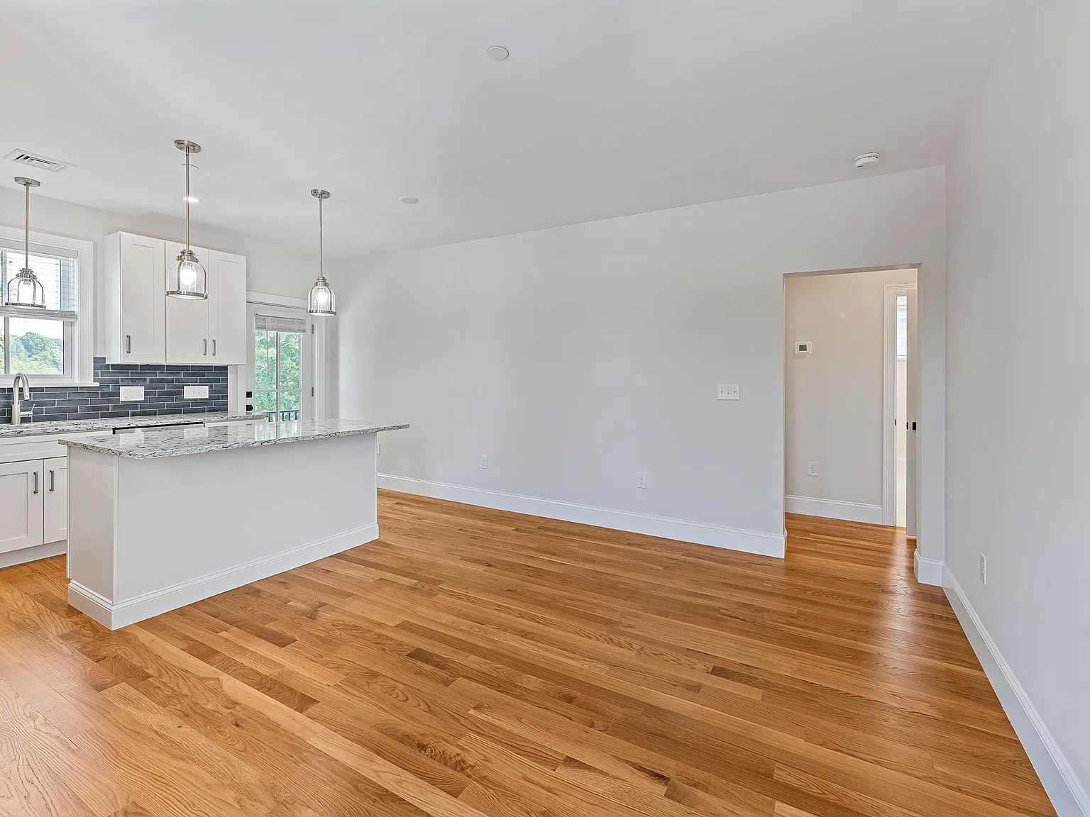 1 bed, 680 sqft, $2,300 — Photo 3