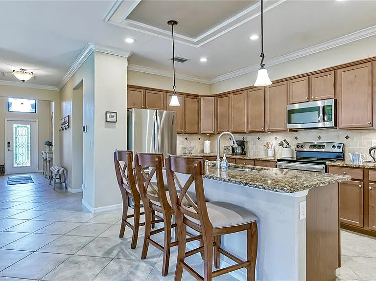 6888 Willowshire Way — Photo 15