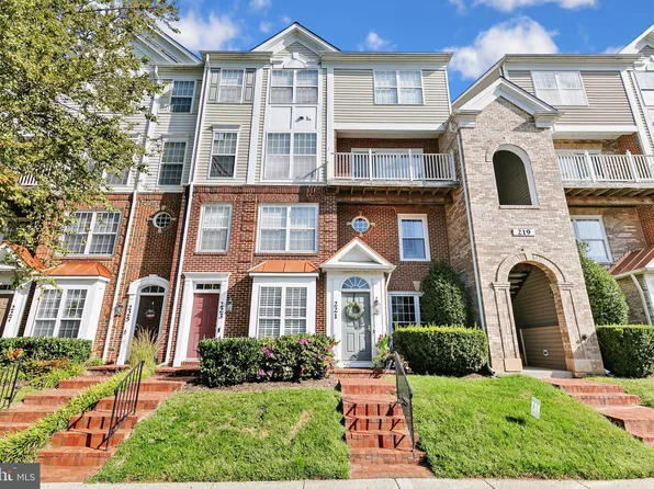 221 Jay Dr #102, Rockville, MD 20850