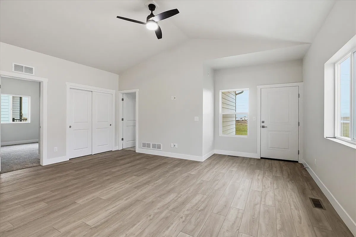 3 bed, 1368 sqft, $2,950 — Photo 4