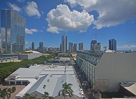 3rd image of 725 Kapiolani Blvd APT 1102