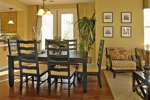 4th image of 298 Azevedo Cir