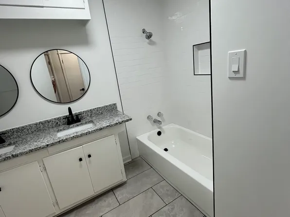 805 4th St, Conway, AR 72032