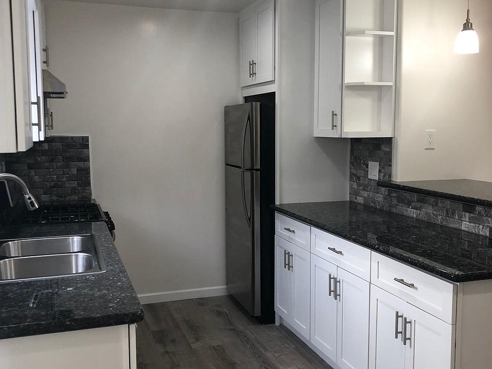 1st image of 110 Wilson St APT 3