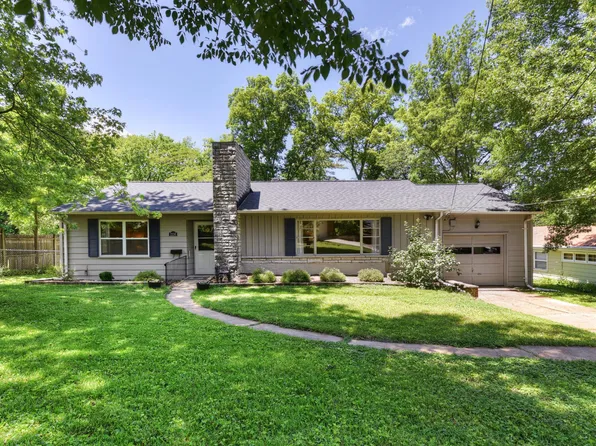 2256 Ferncliff Ln, Saint Louis, MO 63122