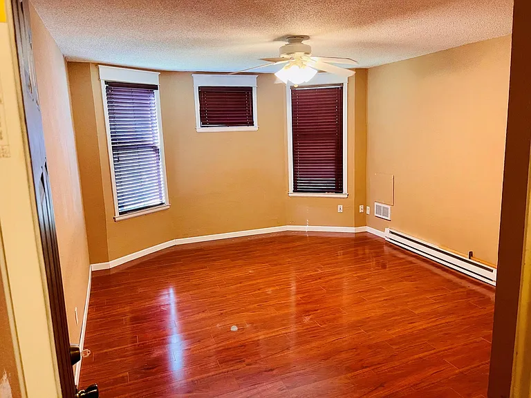 1936 Aldrich Ave S #103 — Photo 4