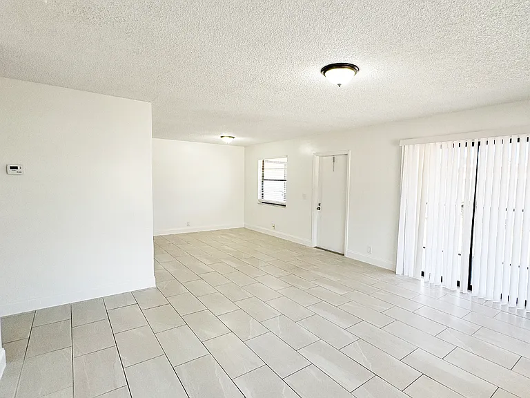 1331 S Federal Hwy #4 — Photo 7