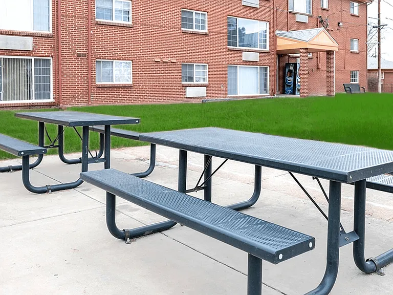 Townview Plaza Apartments — Photo 9