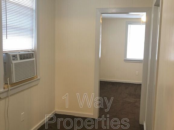 4th image of 1113 Hickory St APT 8