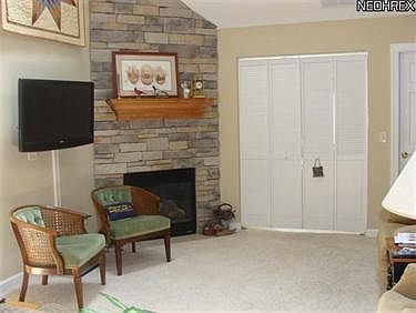 2nd image of 136 Fairway Pl