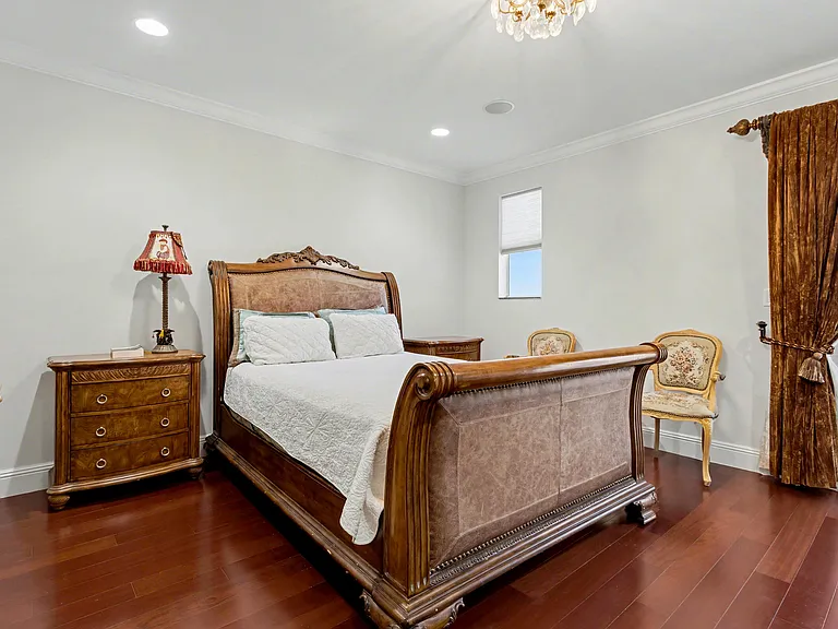 860 E Park Dr — Photo 40