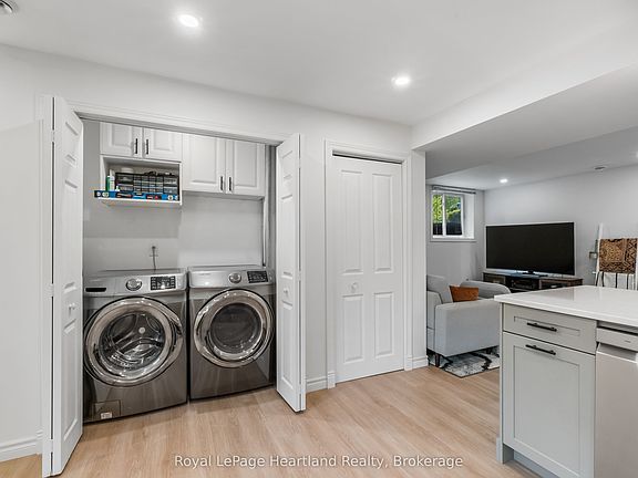5th image of 43 Raglan St E #2