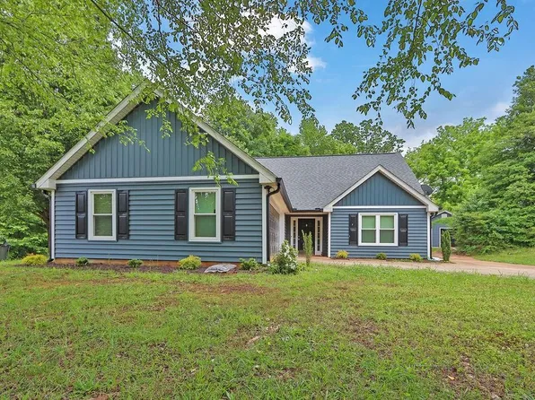 5166 Huntingford Dr, Gainesville, GA 30507