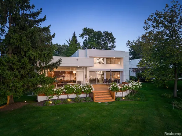 2030 Garland St, Keego Harbor, MI 48320