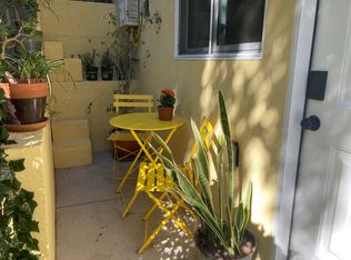 6939 Camrose Dr #1/2, Los Angeles, CA 90068
