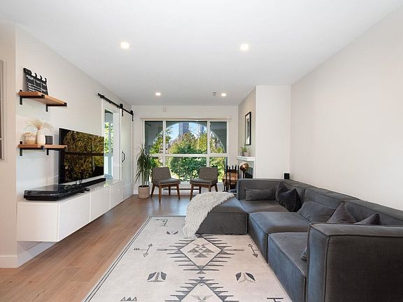 3rd image of 1166 W 6th Ave #101