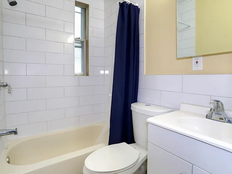 327 Jackson St #13 — Photo 14