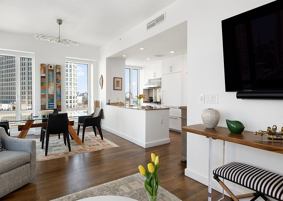 1st image of 400 Stuart St #17B