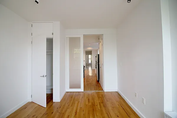 Rented by Link NY Realty | media 8